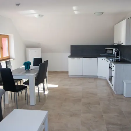 U Fuxu Apartment Zleby